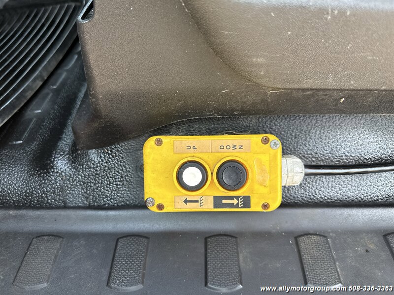 Used 2011 Ford F350 XL w/ PWR Equipment Group image 7