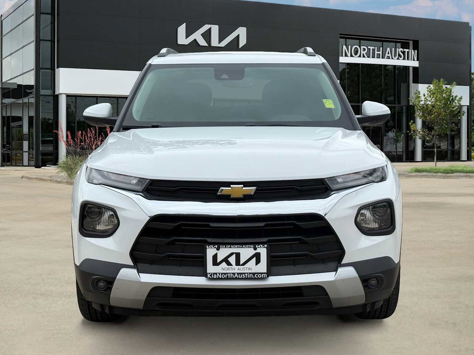 Used 2022 Chevrolet TrailBlazer LT w/ Convenience Package FWD image 6