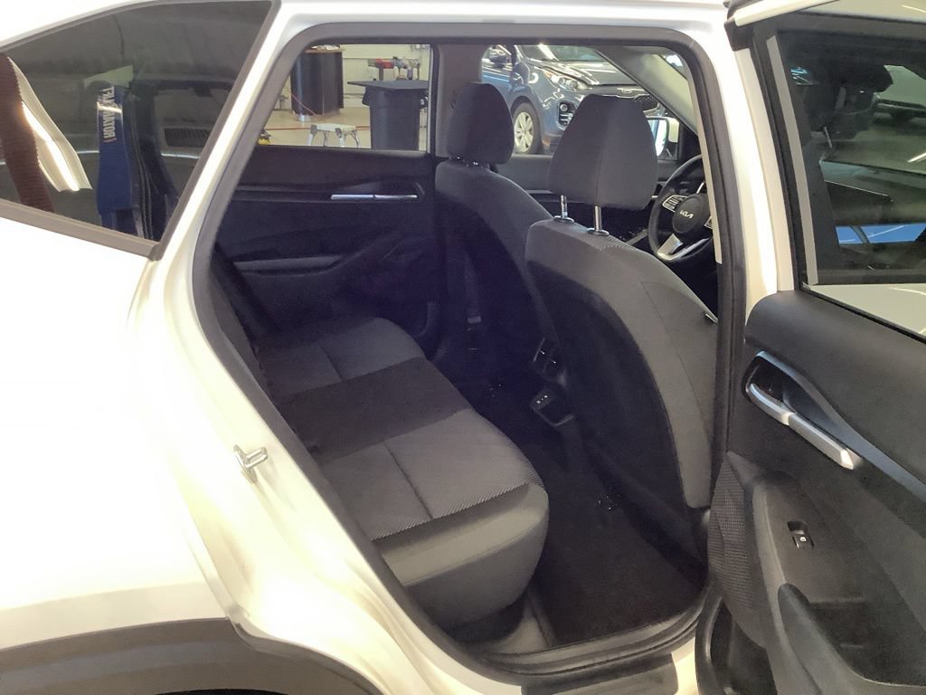 Certified 2024 Kia Seltos LX AWD/4WD image 15