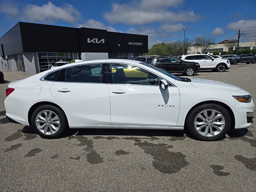 Used 2023 Chevrolet Malibu LT FWD image 2