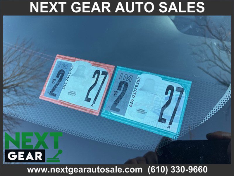 Used 2015 Jeep Cherokee Trailhawk w/ Comfort/Convenience Group image 8