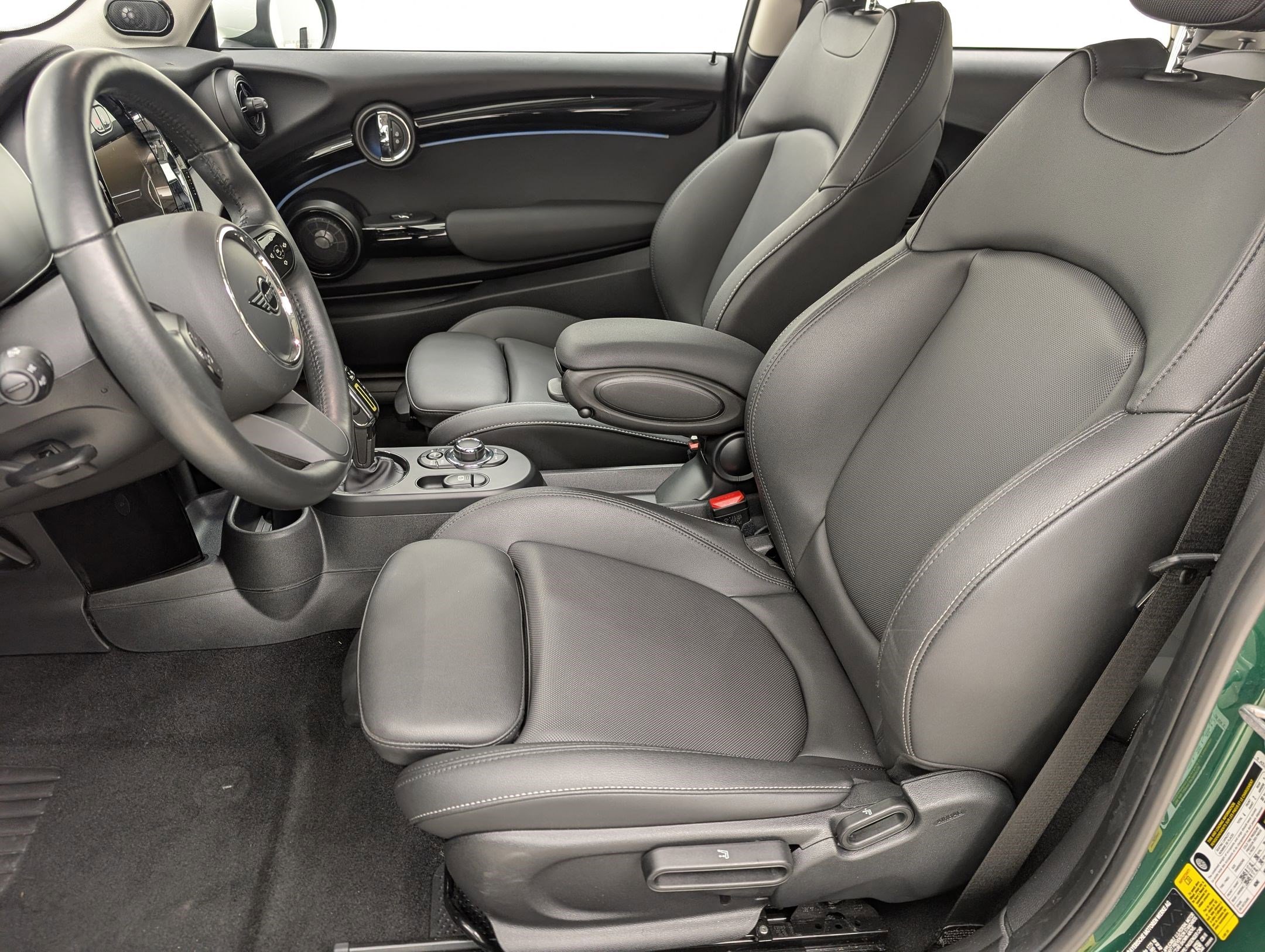 Used 2024 MINI Cooper SE image 5