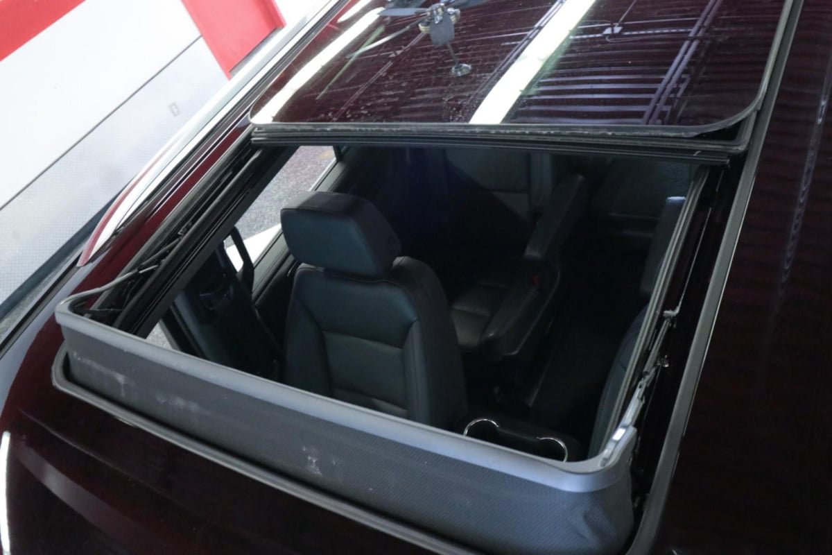Used 2022 Chevrolet Tahoe LT w/ Luxury Package RWD image 18