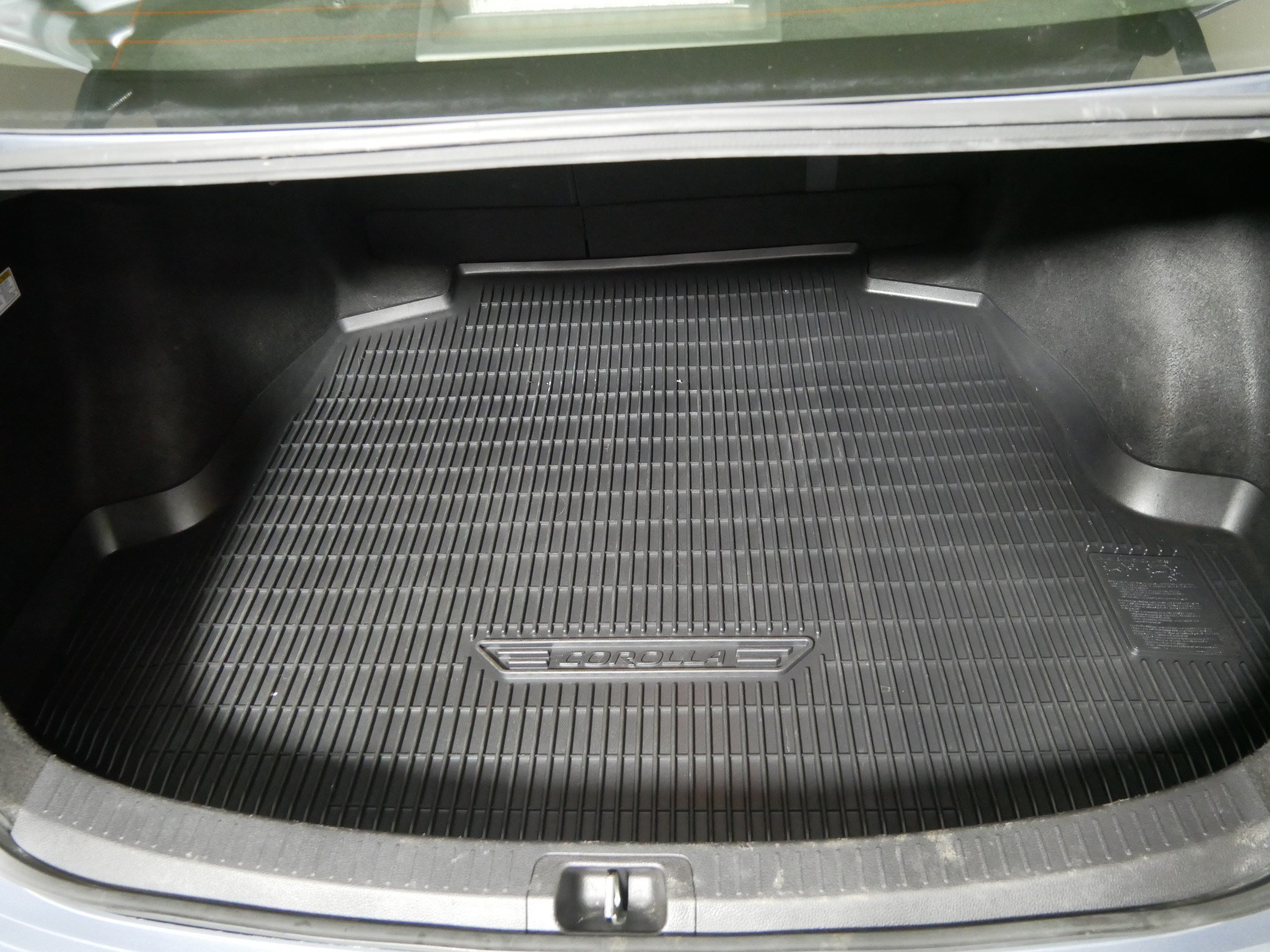 Used 2021 Toyota Corolla LE FWD image 18