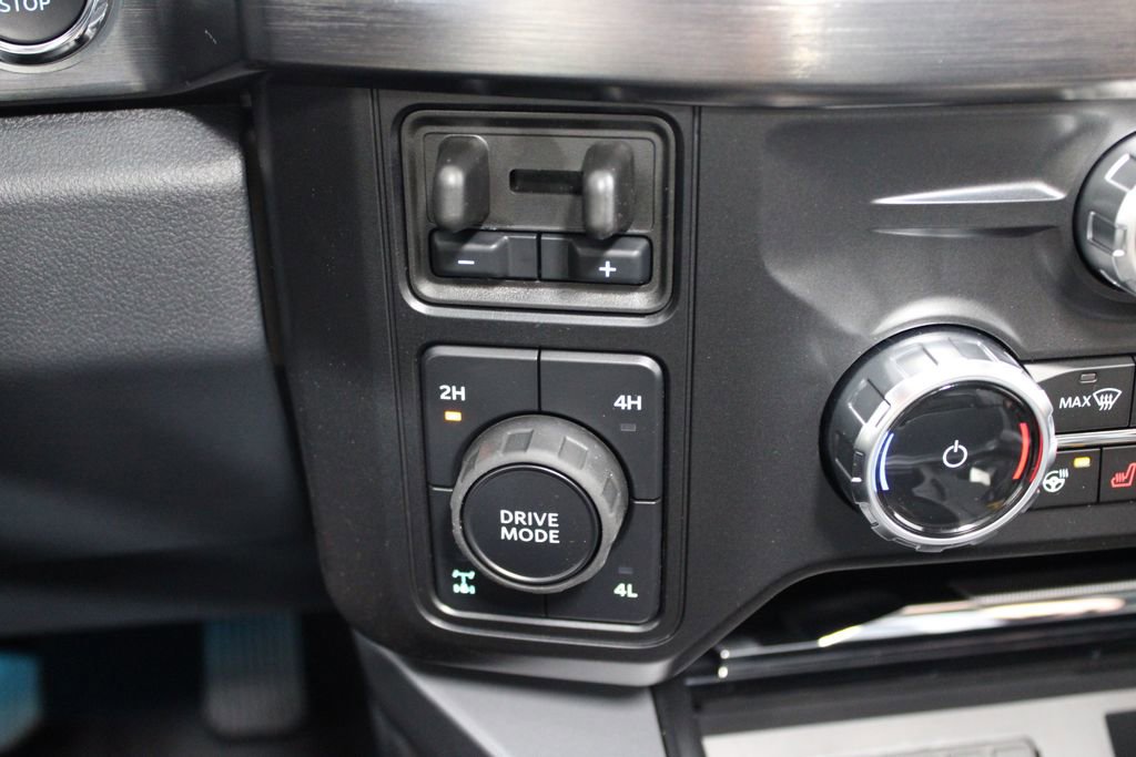 New 2026 Ford F250 Lariat w/ Black Appearance Package image 53