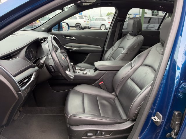 Used 2019 Cadillac XT4 Premium Luxury w/ Cold Weather Package AWD/4WD image 15