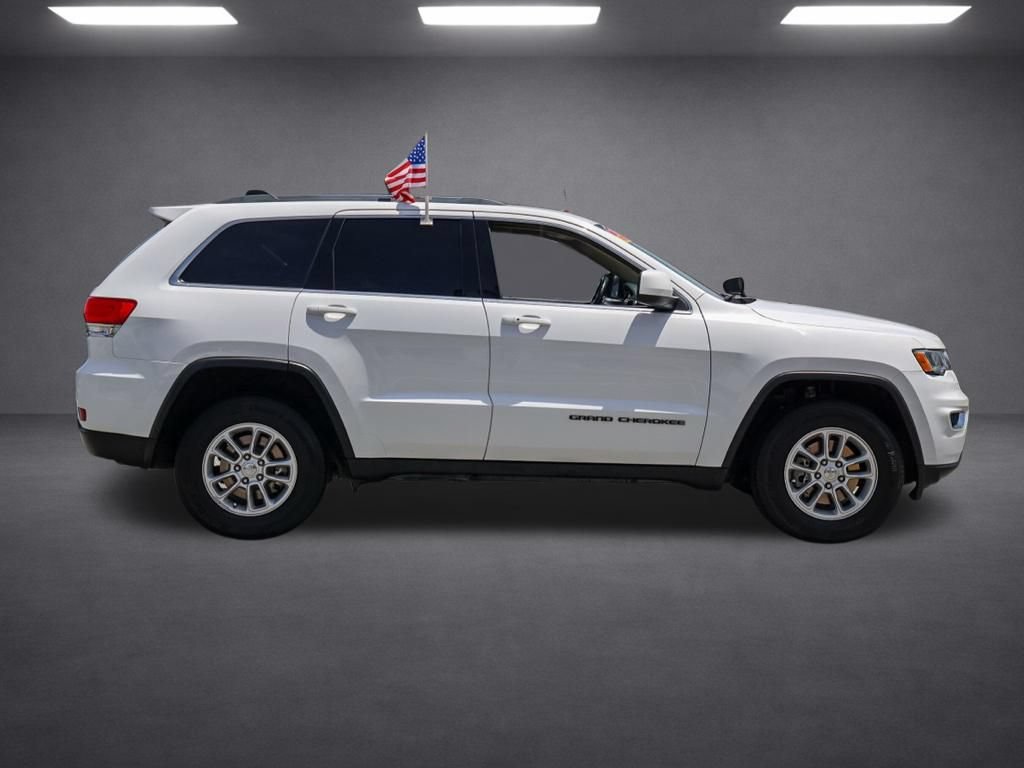 Used 2018 Jeep Grand Cherokee Laredo RWD image 3
