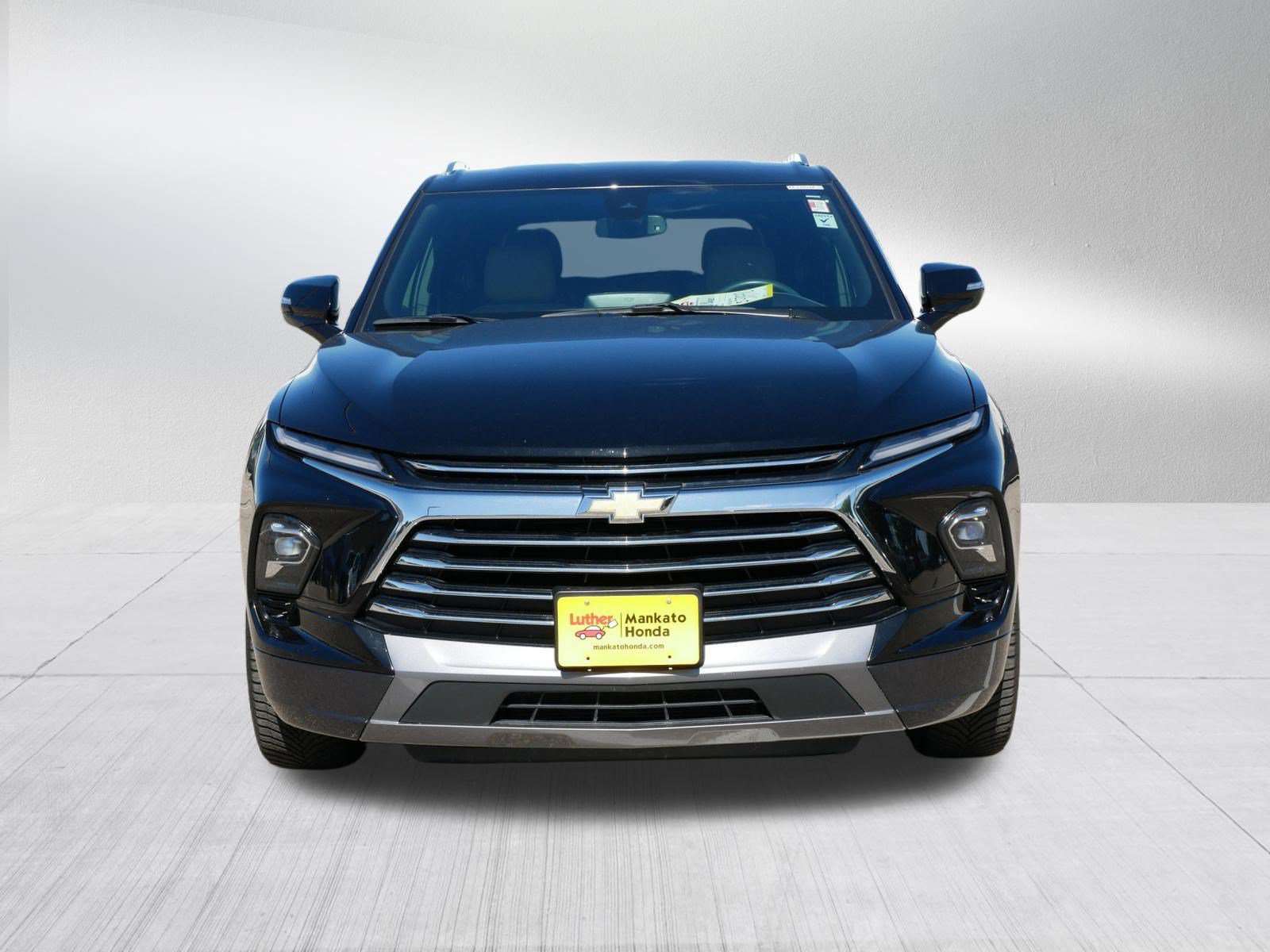 Used 2023 Chevrolet Blazer Premier w/ Enhanced Convenience Package AWD/4WD image 2
