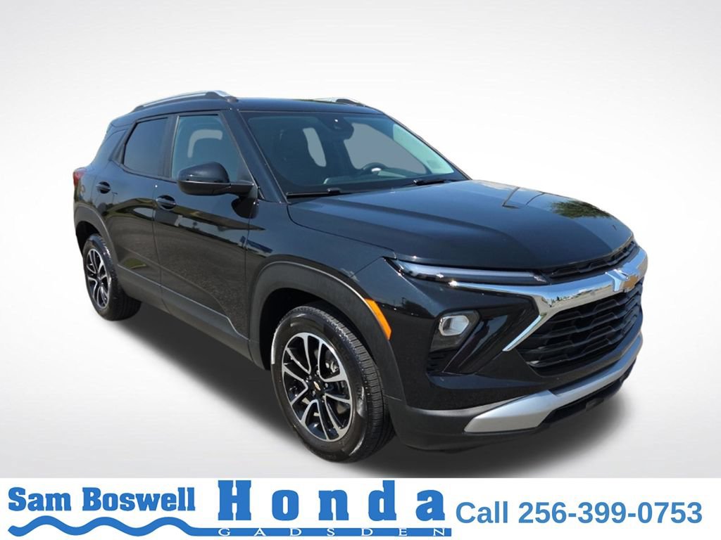 Used 2025 Chevrolet TrailBlazer LT FWD image 1