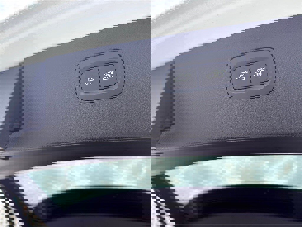 Used 2019 Volvo XC90 T8 Inscription w/ Luxury Package image 9