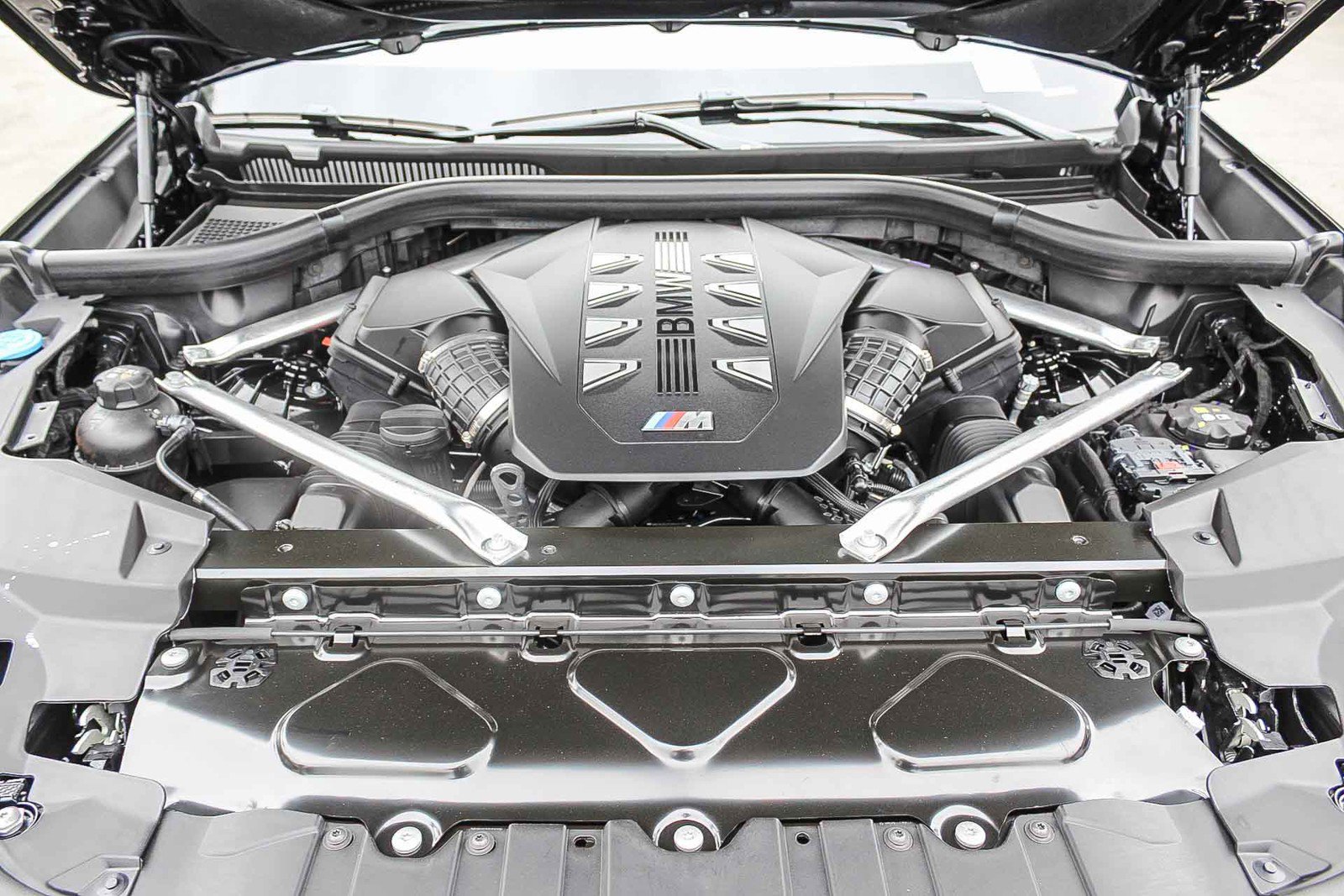 New 2026 BMW X5 M60i w/ Executive Package image 26