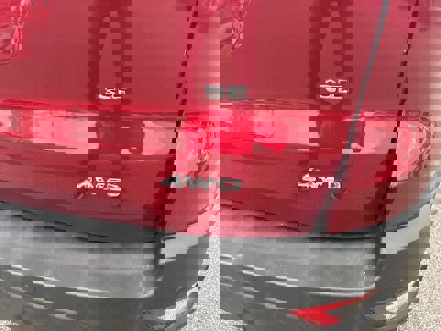 Used 2020 Ford EcoSport SE w/ SE Convenience Package image 8