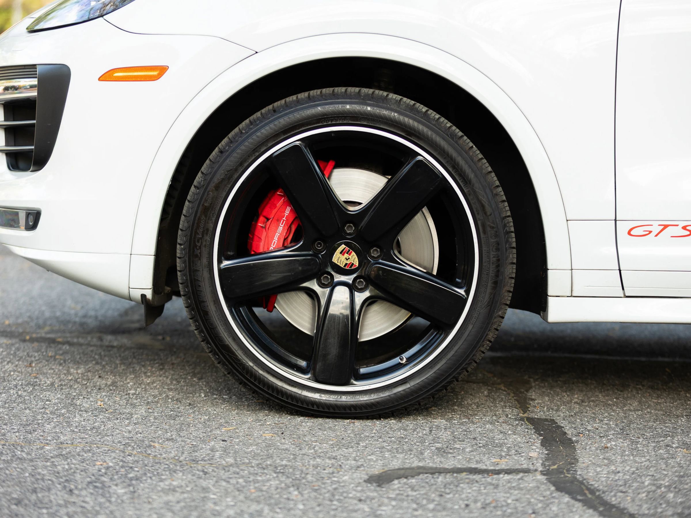 Used 2017 Porsche Cayenne GTS AWD/4WD image 12