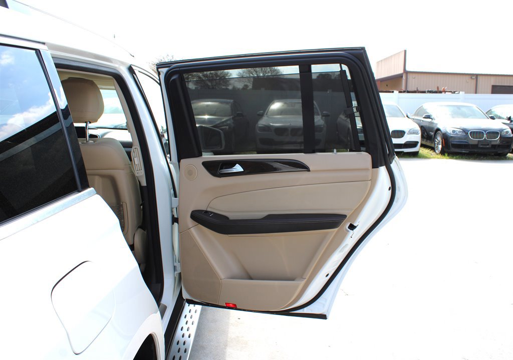 Used 2017 Mercedes-Benz GLS 450 4MATIC image 46