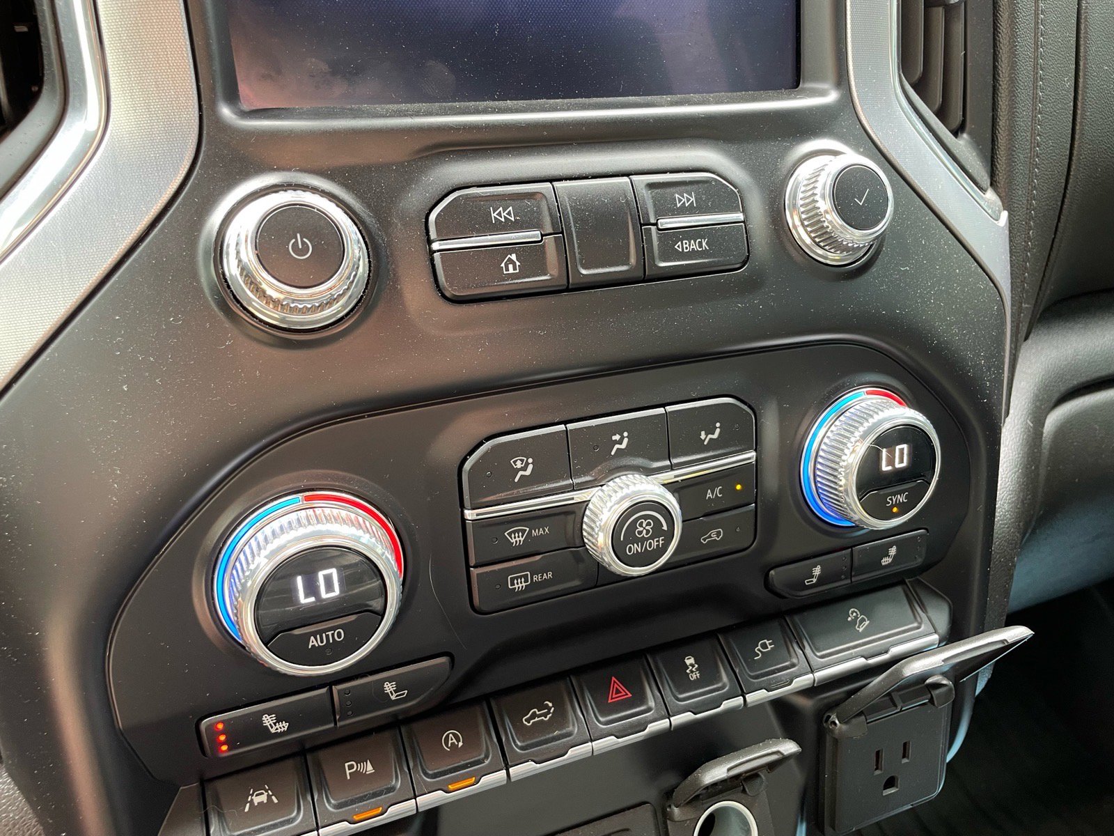 Used 2022 GMC Sierra 1500 SLT w/ Driver Alert Package II image 20