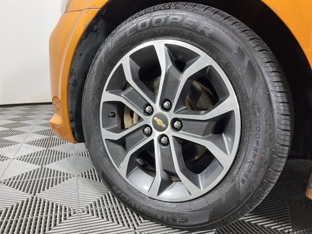 Used 2017 Chevrolet Sonic LT w/ Fun and Sun Package image 12