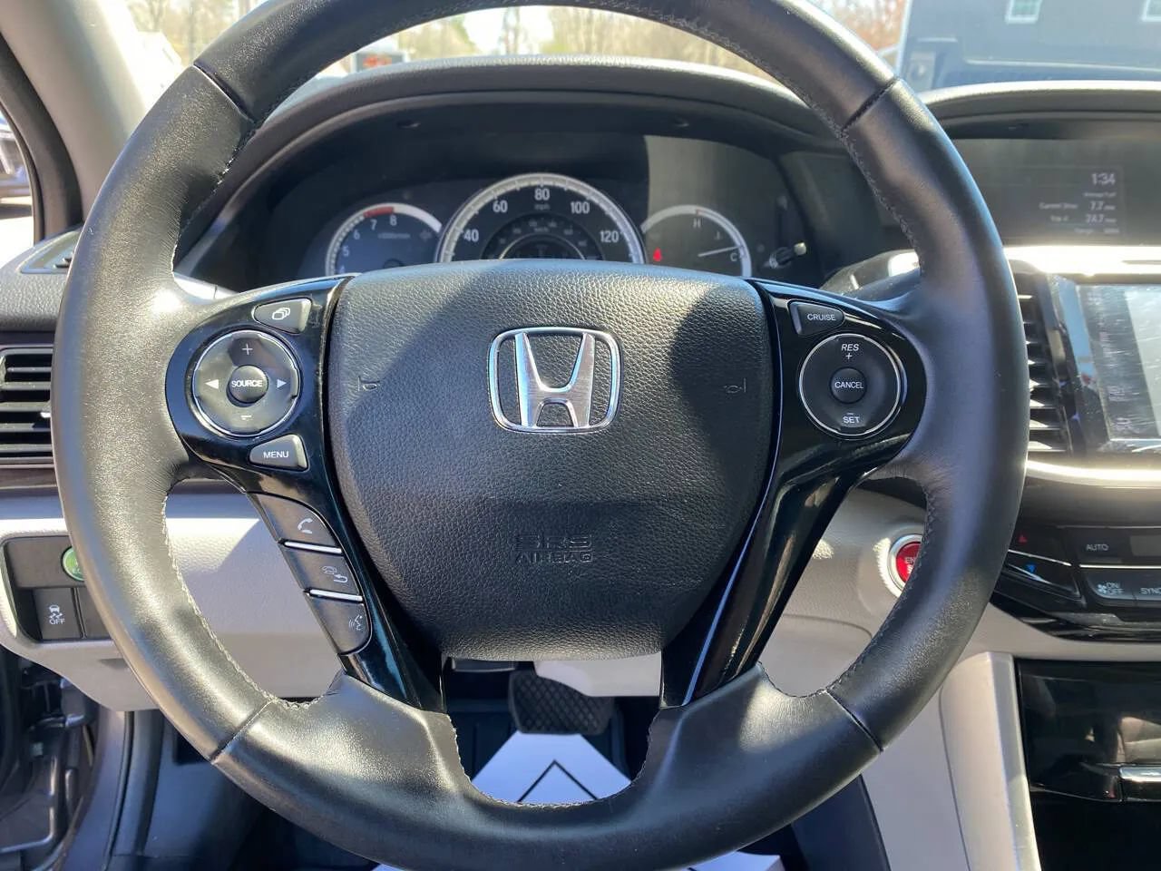 Used 2017 Honda Accord EX-L image 14