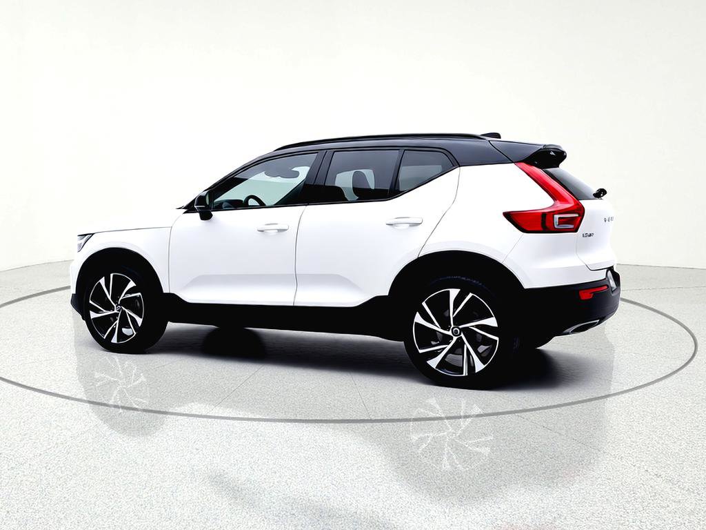 Used 2019 Volvo XC40 T5 R-Design AWD/4WD image 5