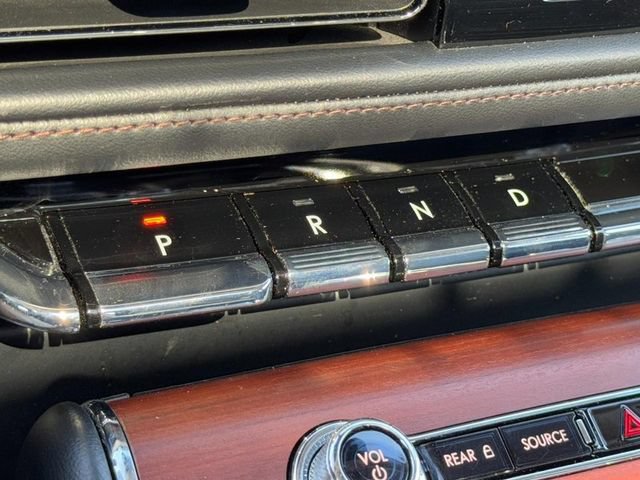 Used 2023 Lincoln Aviator Reserve w/ Equipment Group 201A AWD/4WD image 22