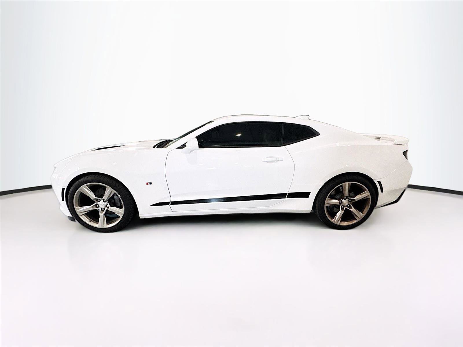 Used 2018 Chevrolet Camaro SS image 2