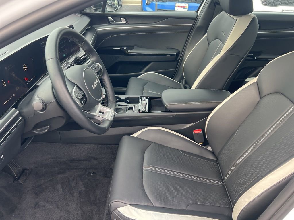 Certified 2025 Kia K5 GT-Line image 4