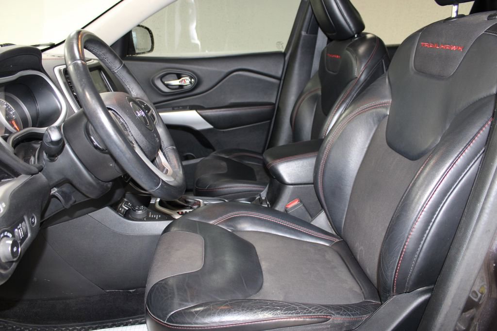 Used 2017 Jeep Cherokee Trailhawk w/ Comfort/Convenience Group image 19