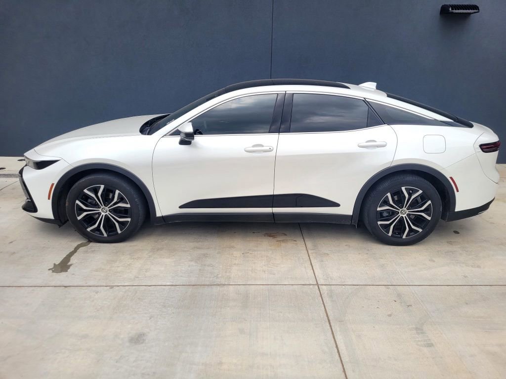 Used 2023 Toyota Crown Limited image 7