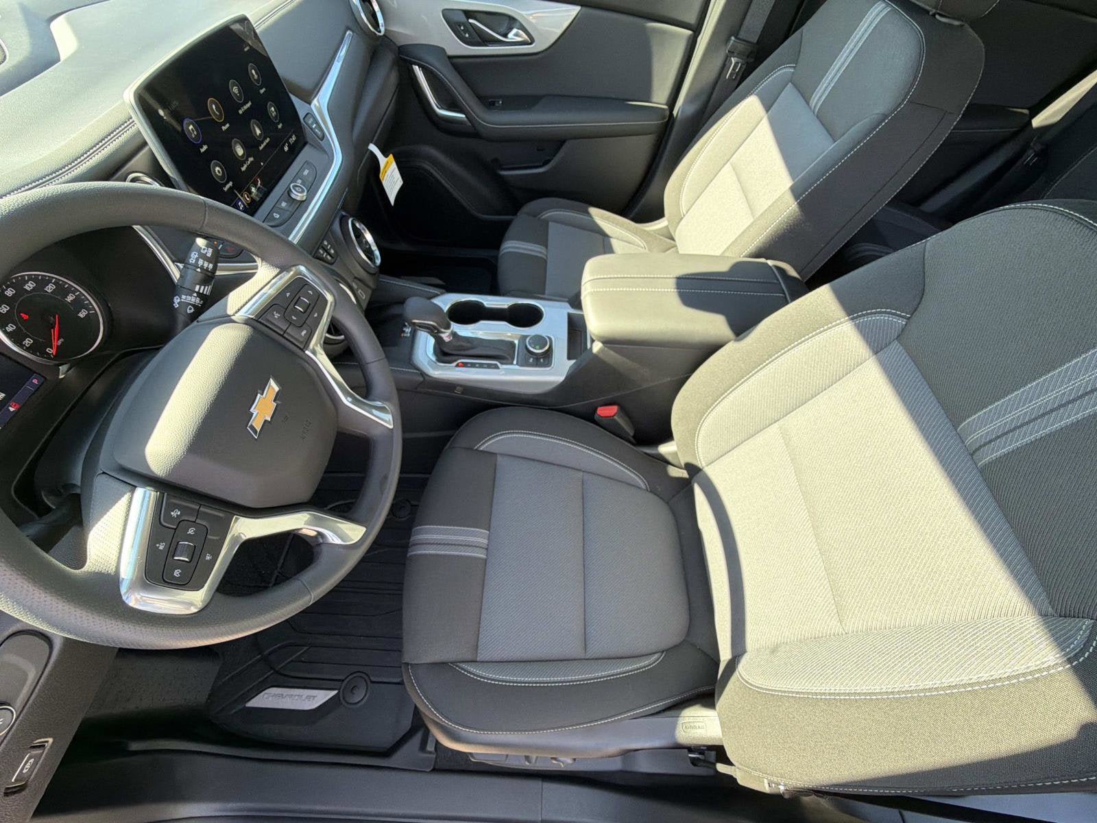 New 2026 Chevrolet Blazer LT w/ Convenience Package FWD image 3