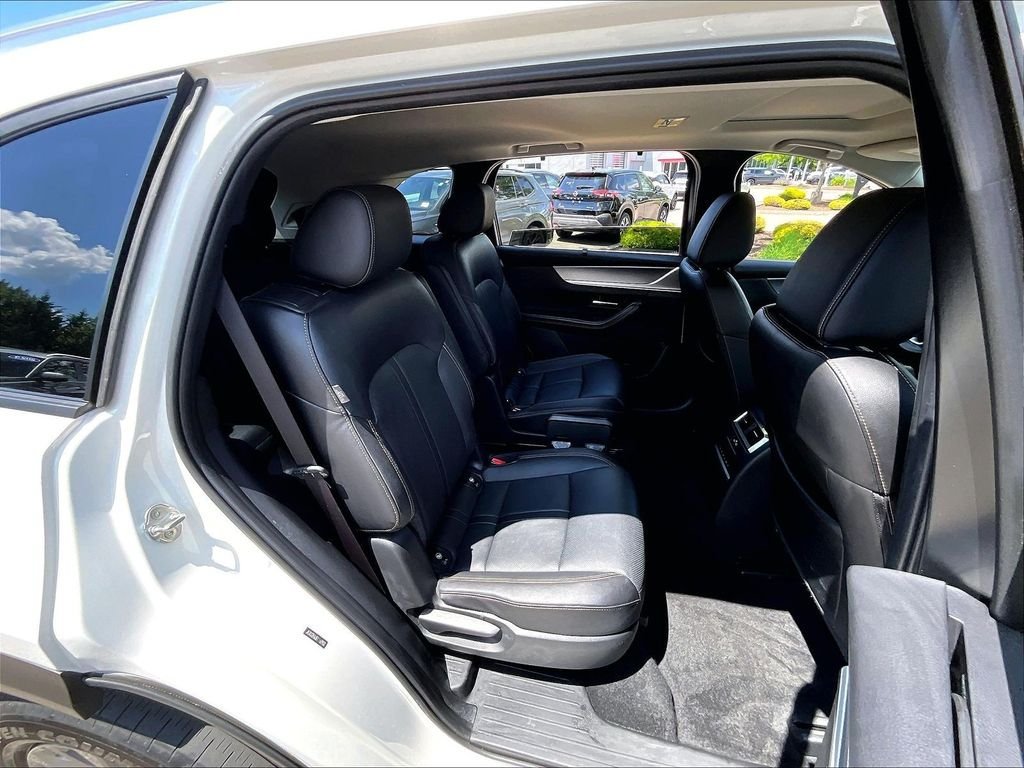 Used 2024 MAZDA CX-90 Plug-In Hybrid w/ Preferred AWD/4WD image 16
