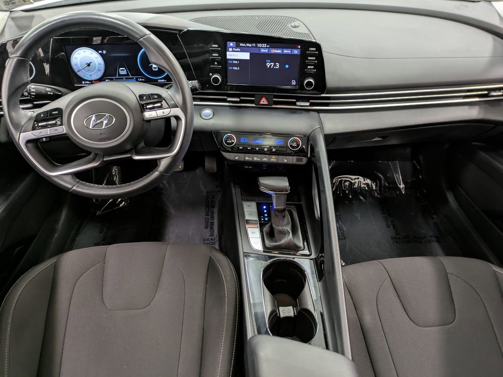Certified 2021 Hyundai Elantra SEL w/ Convenience + Premium Package FWD image 23