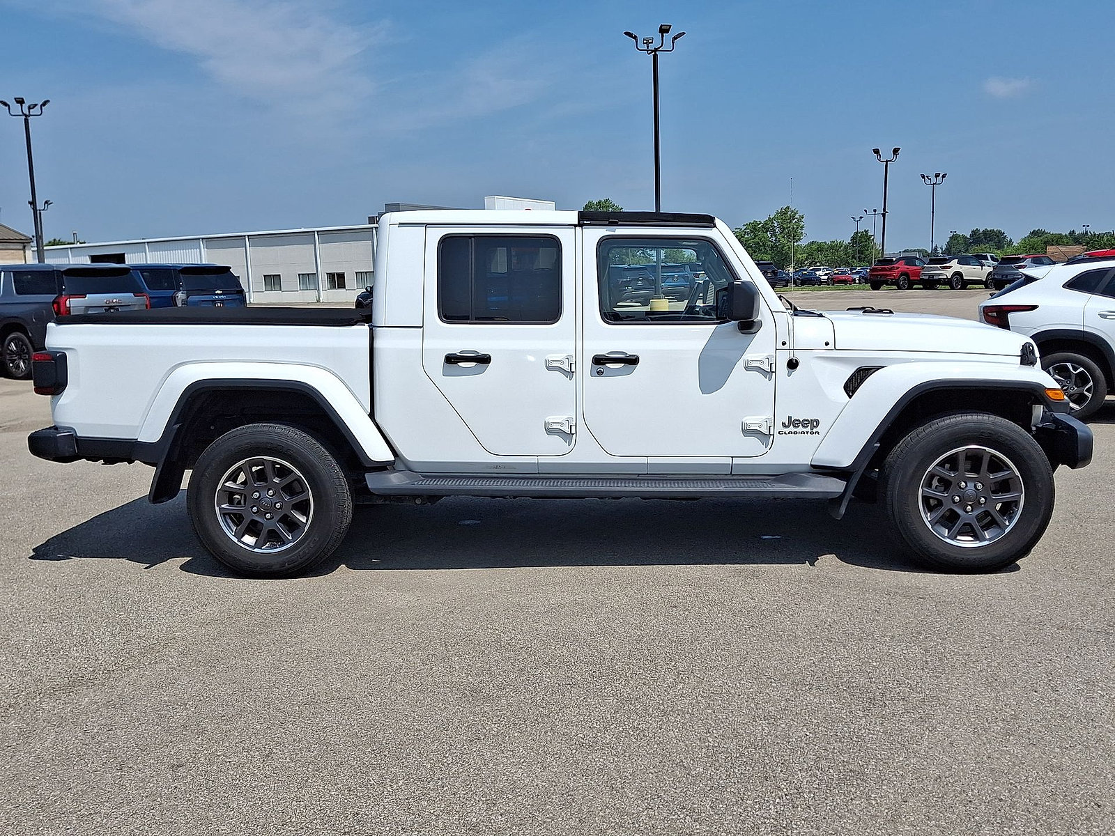Used 2020 Jeep Gladiator Overland AWD/4WD image 25