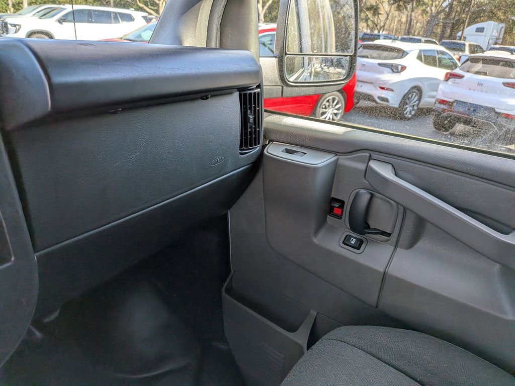 Used 2024 GMC Savana 2500 w/ Driver Convenience Package image 16