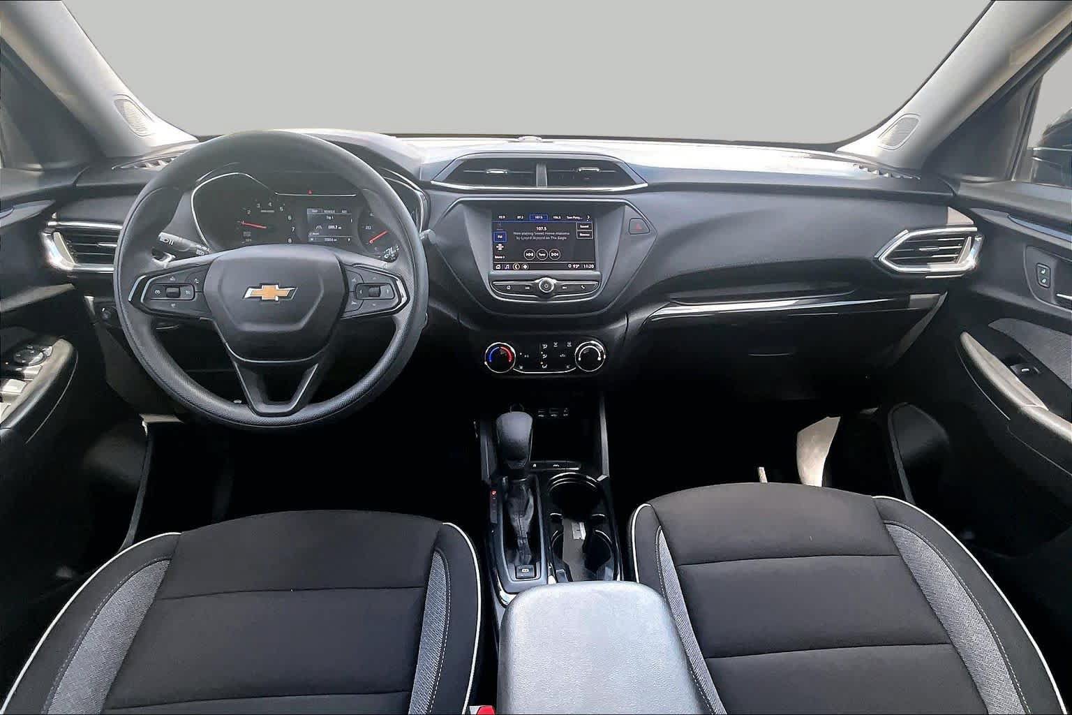 Used 2023 Chevrolet TrailBlazer LT FWD image 15