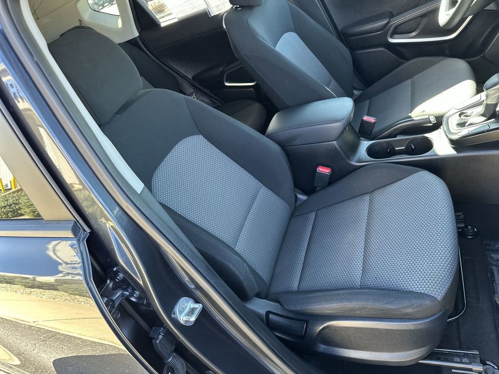 Used 2022 Kia Soul LX image 23