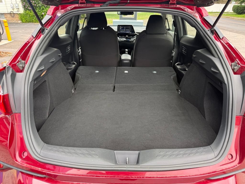 Used 2019 Toyota C-HR XLE FWD image 29