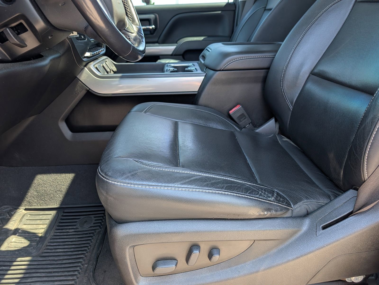 Used 2019 Chevrolet Silverado 2500 LTZ w/ Duramax Plus Package AWD/4WD image 8