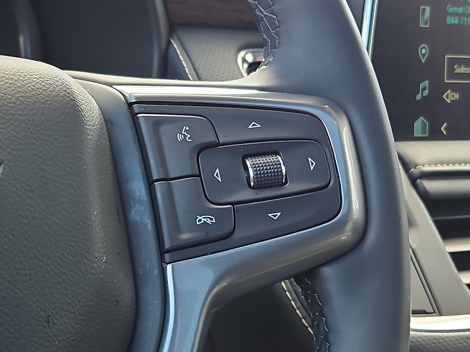 Used 2024 Chevrolet Suburban Premier w/ Premium Package image 22