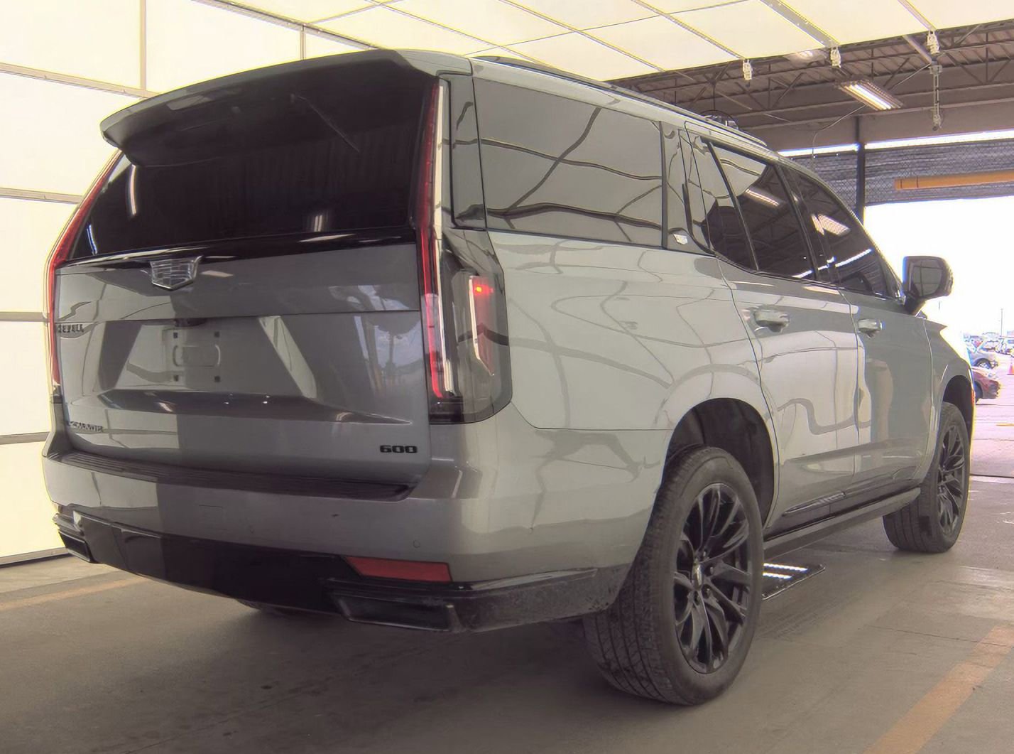 Used 2024 Cadillac Escalade Sport Platinum w/ LPO, ONYX Package AWD/4WD image 4