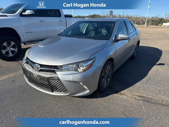Used 2017 Toyota Camry SE image 1