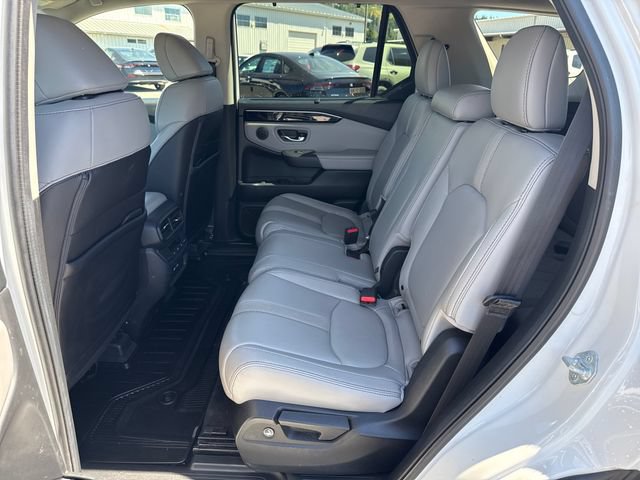Used 2023 Honda Pilot Touring image 16