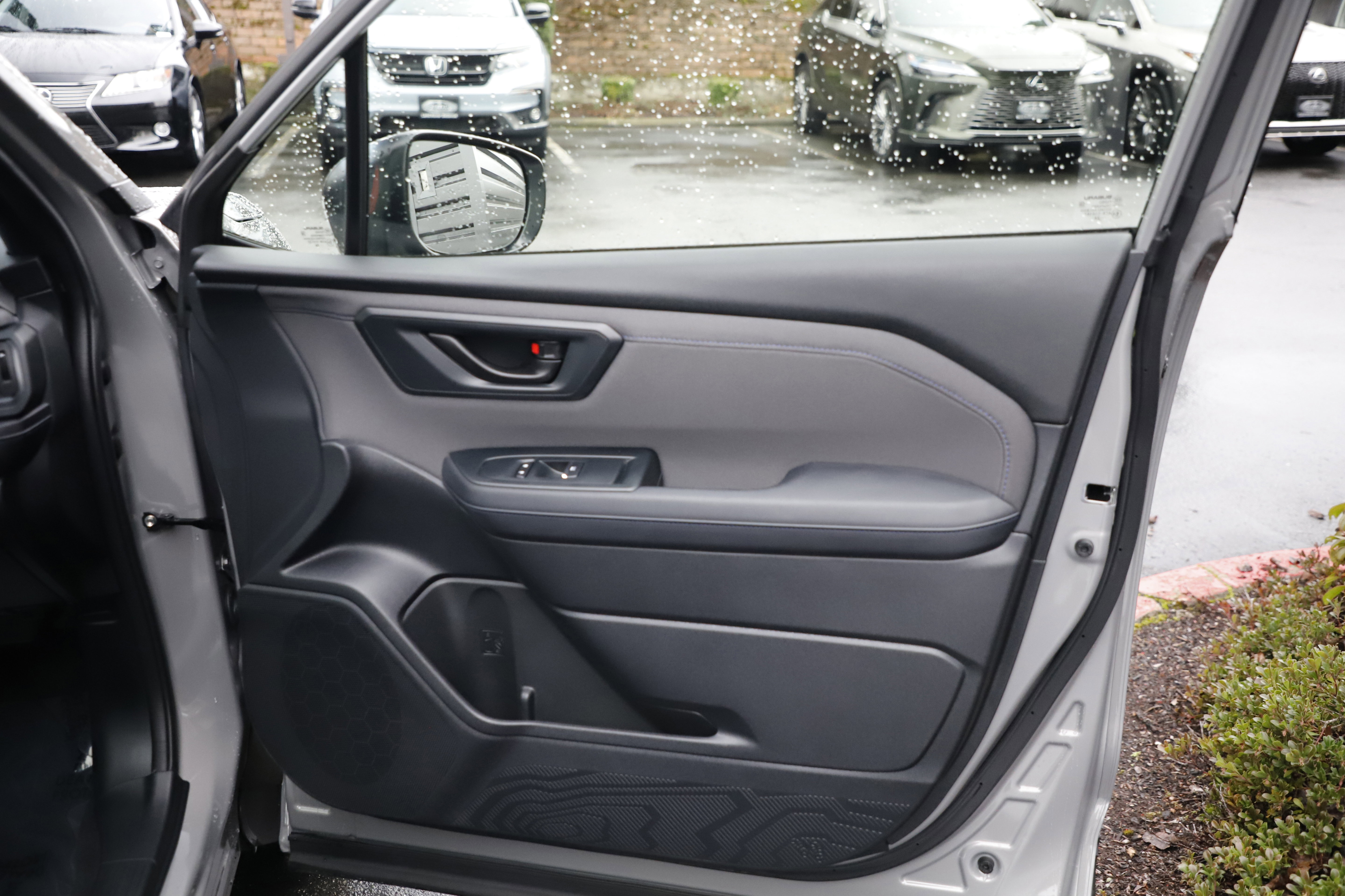 Used 2025 Subaru Forester Premium w/ Convenience Package #1 image 9