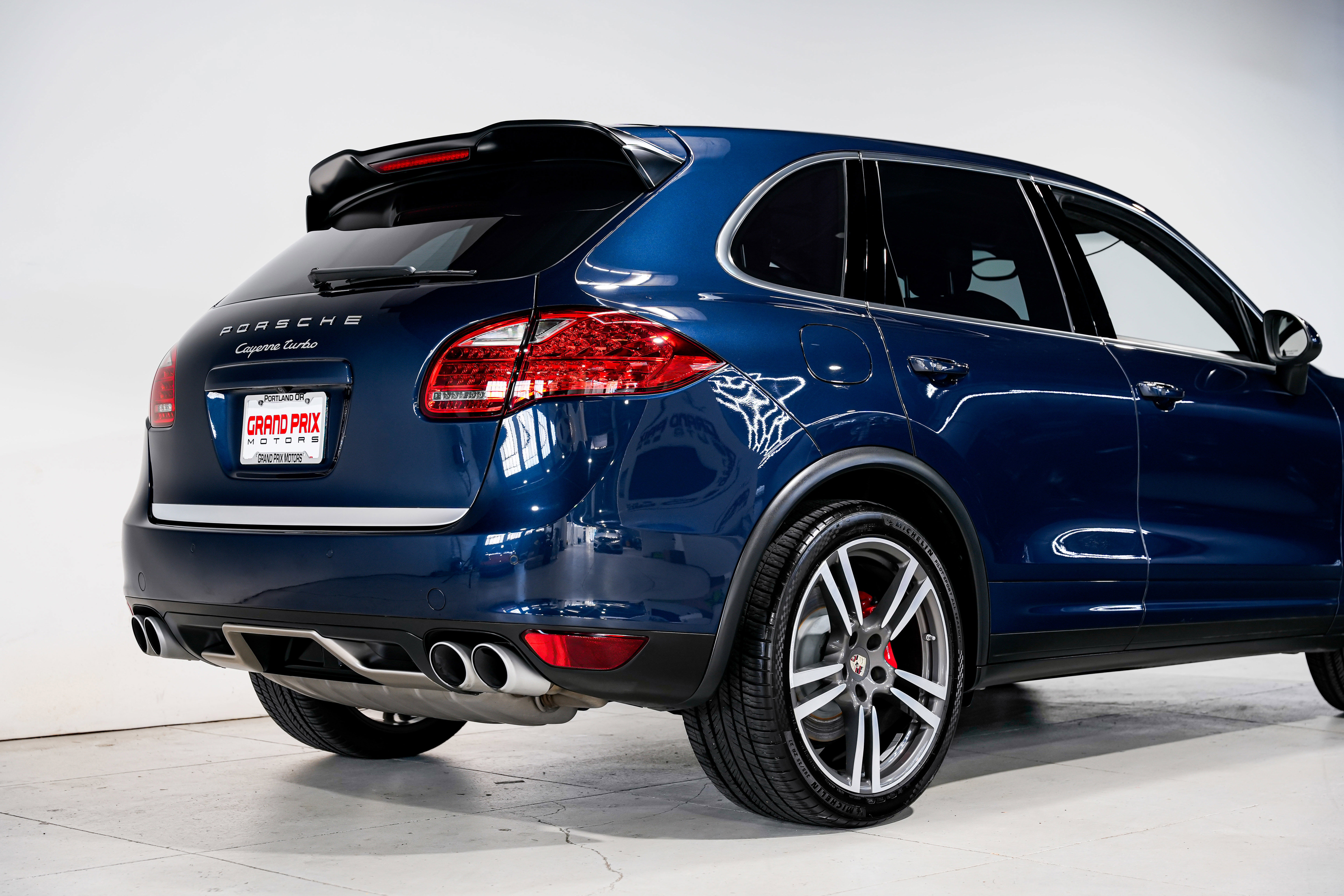 Used 2012 Porsche Cayenne Turbo image 42