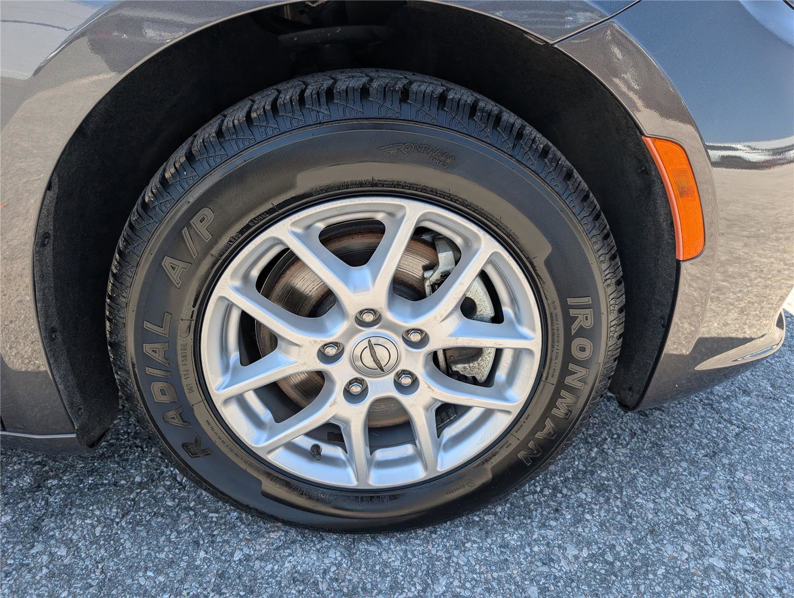 Used 2022 Chrysler Pacifica Touring-L FWD image 9