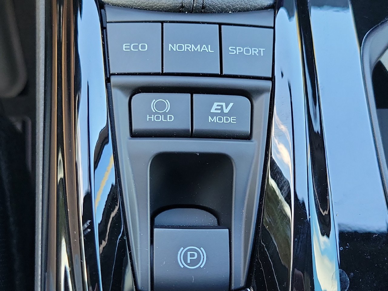 Used 2025 Toyota Camry XSE FWD image 29