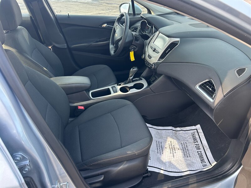 Used 2018 Chevrolet Cruze LS FWD image 12