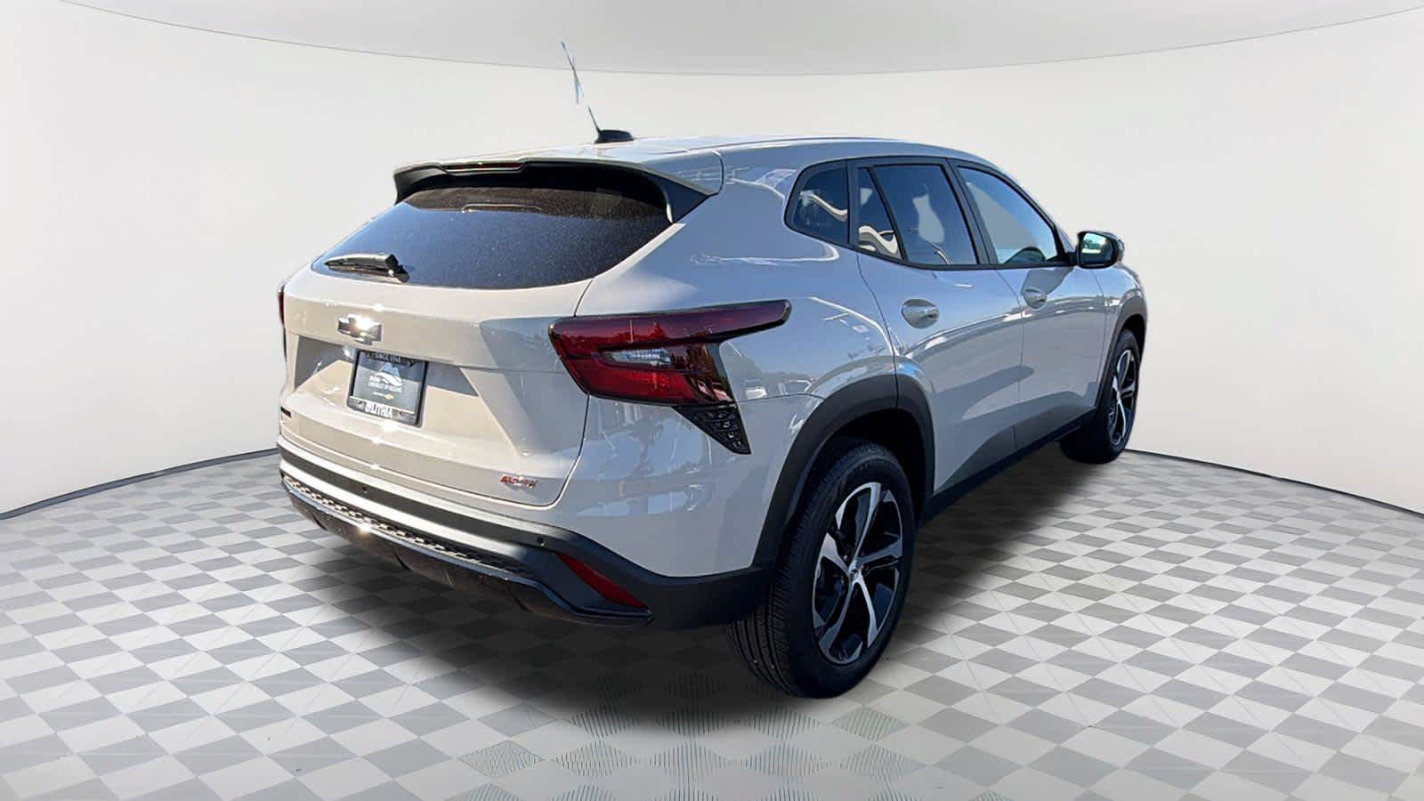 New 2026 Chevrolet Trax RS w/ Sunroof Package FWD image 5