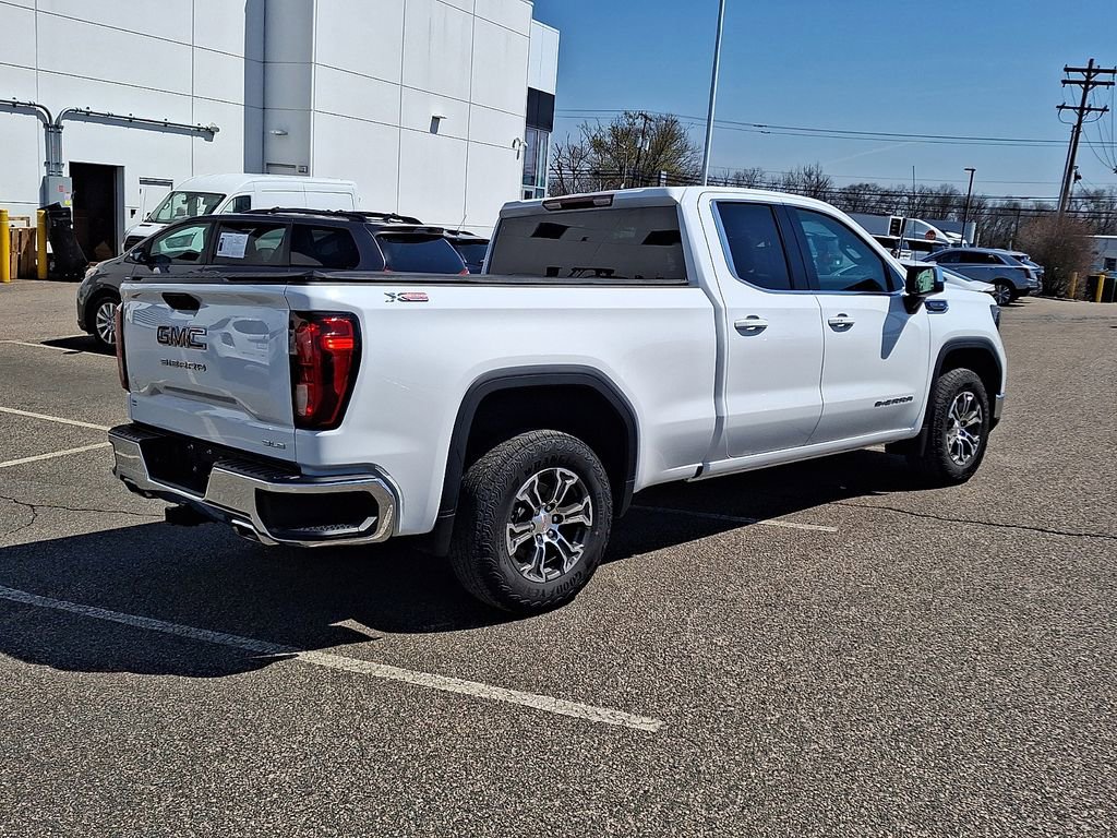 Used 2025 GMC Sierra 1500 SLE w/ X31 Off-Road Package AWD/4WD image 9