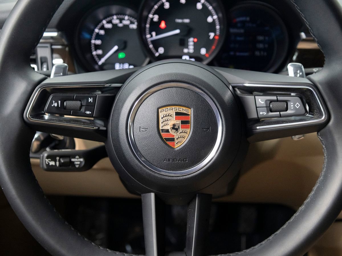 Certified 2025 Porsche Macan image 19