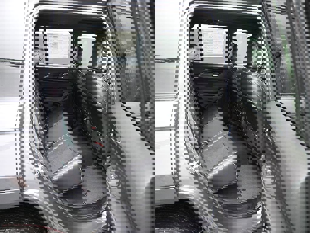 New 2025 Jeep Grand Cherokee Altitude image 24