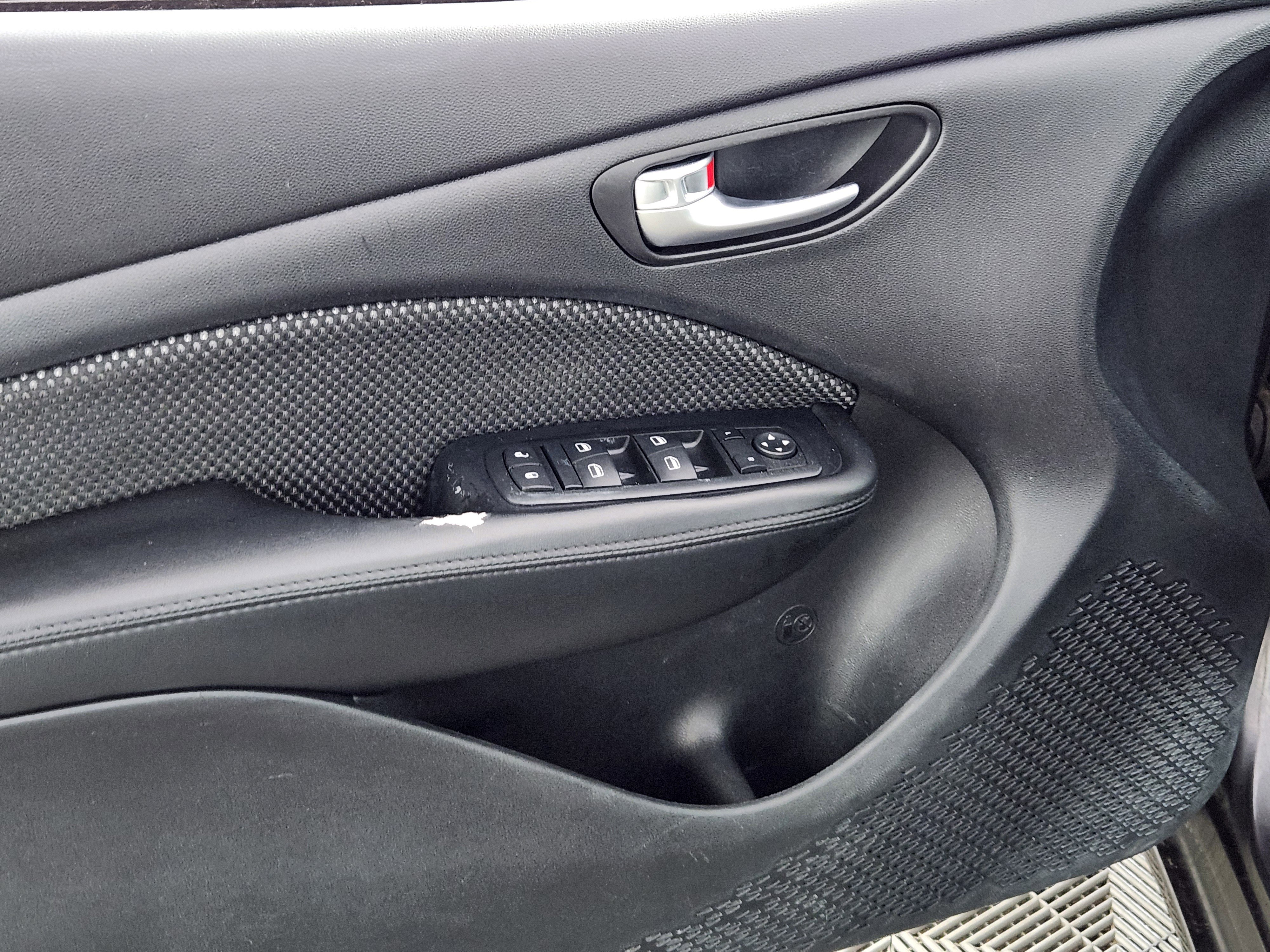 Used 2015 Dodge Dart SXT FWD image 16